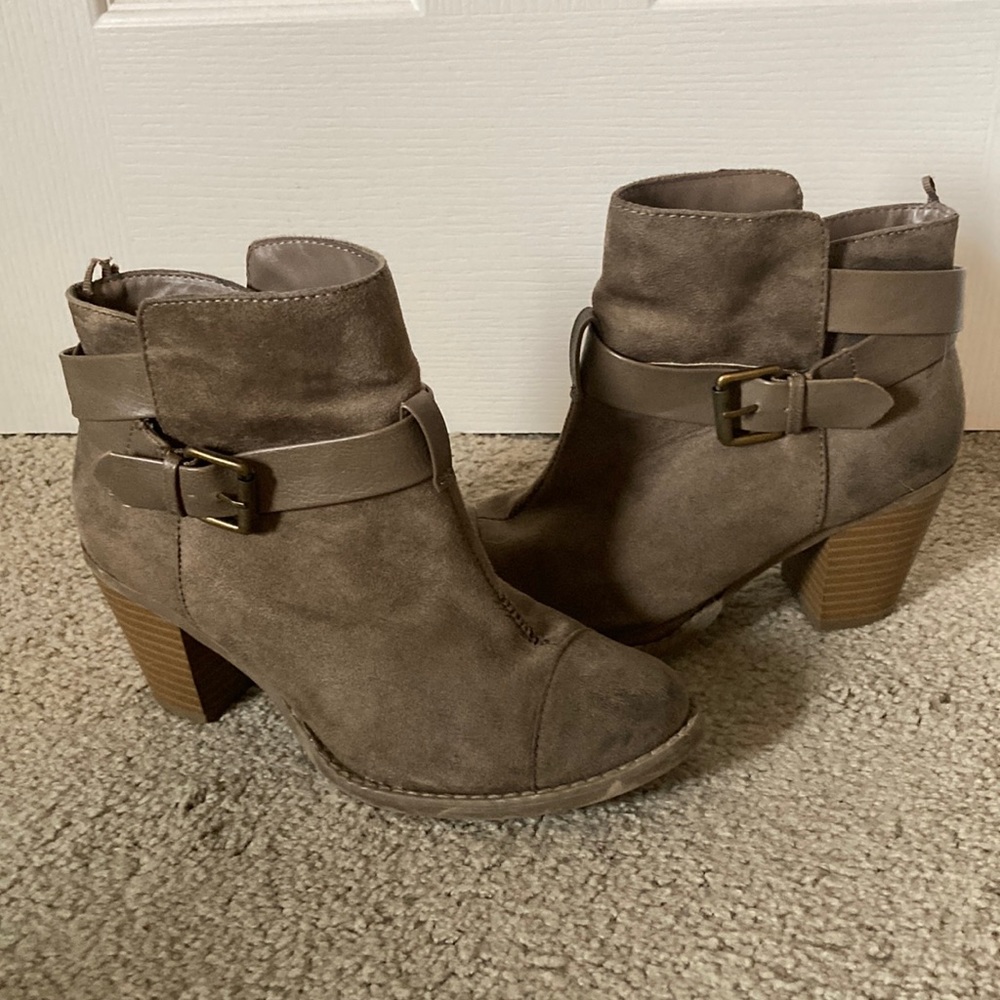 Women’s booties, size 7, Old Navy